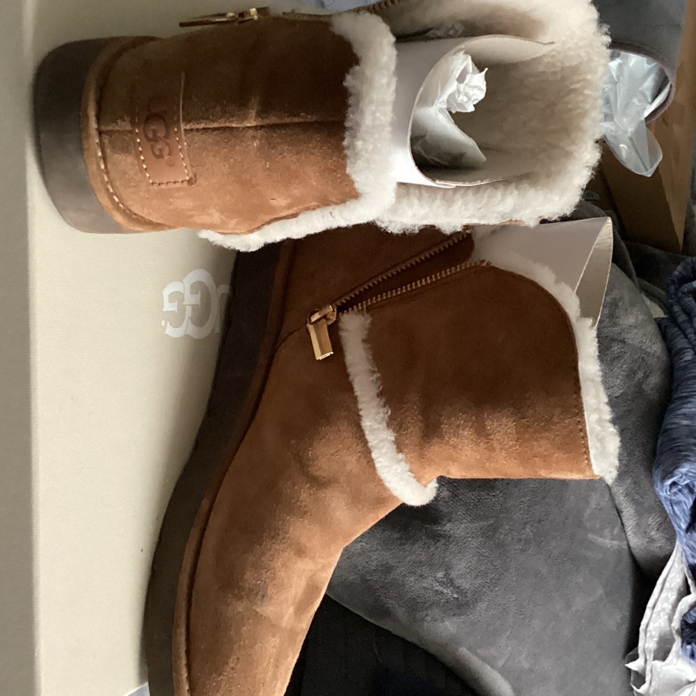UGG Women's Tan Sheepskin Boots